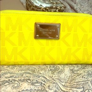 Michael Kira neon Wallet